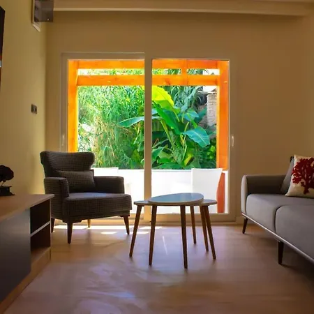 Cozy With Balcony בודרום
